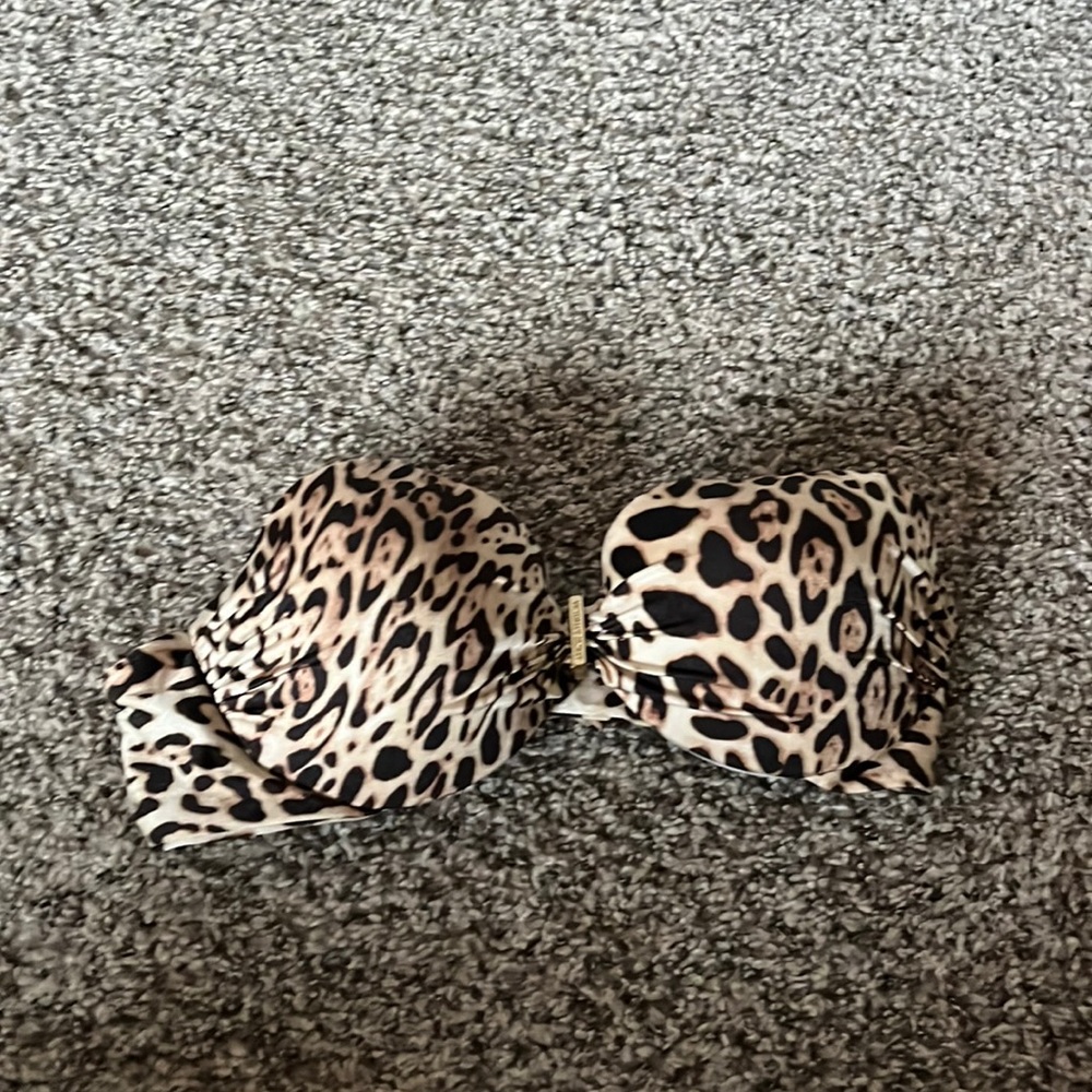Cheetah print strapless bikini top